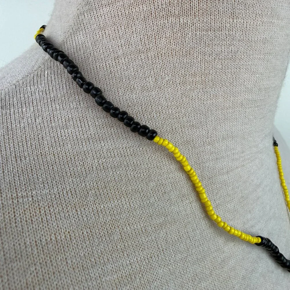 Wood Carved Bear Pendant Black & Yellow Seed Bead Necklace 21" - Picture 5 of 7